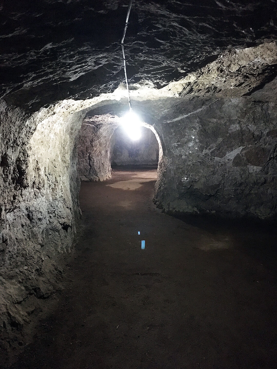 Höhlengang in Vieng Xai
