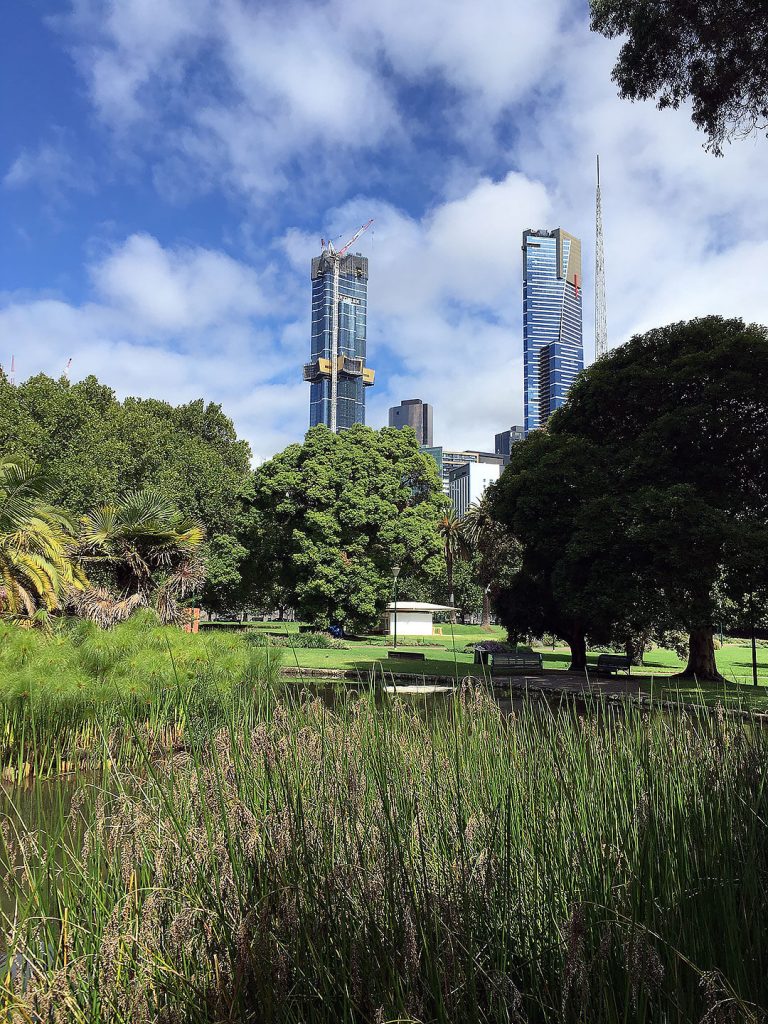Multiplex und Eureka Tower aus dem Royal Botanic Garden